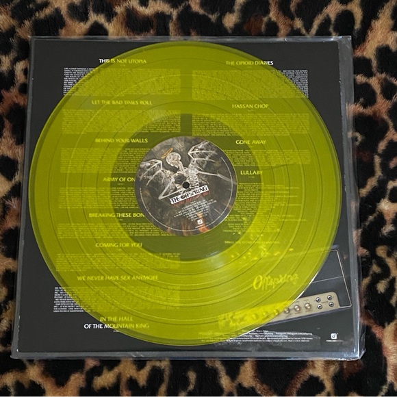 💛 The Offspring Let The Bad Time Roll 2021 LP YELLOW Color Vinyl Punk Rock - Picture 2 of 4